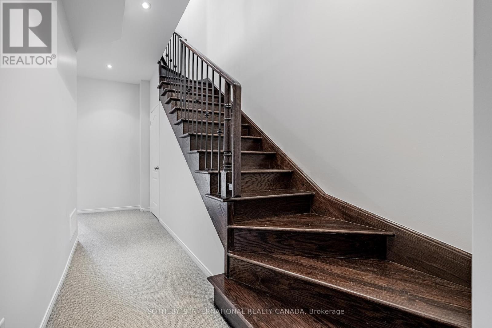 6 - 5700 TOSCA DRIVE W=null